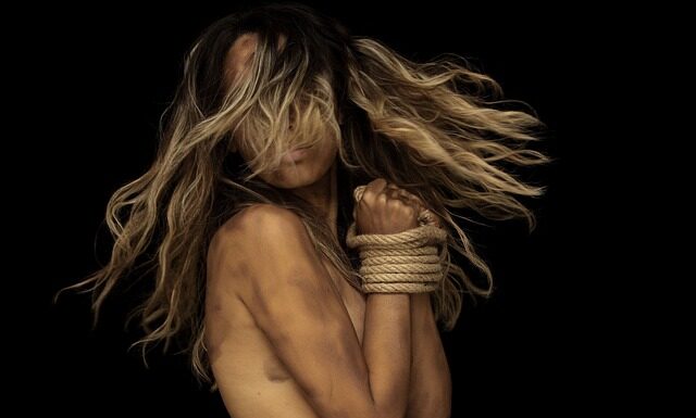 Z czego lina holownicza?