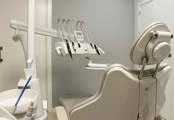 dental-2450751_1280-(1) Co oznacza ból zęba po plombowaniu