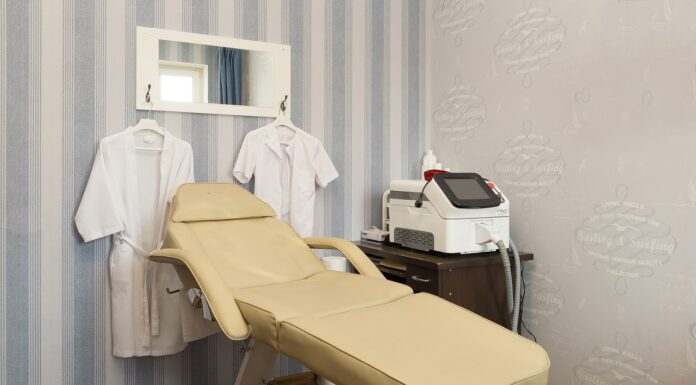 Elektryczny fotel kosmetyczny a zabiegi trwające ponad godzinę – które cechy naprawdę decydują o komforcie klienta? elektryczny fotel kosmetyczny